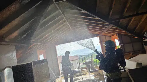 Hatay'da Ev Yangını Paniği! İtfaiye Alevleri Büyümeden Söndürdü