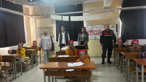Sivas'ta Köy Okulunda Anlamlı Eğitim! Öğrenciler Koruyucu Oldu