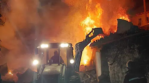 Sivas İmranlı'da Korkutan Yangın: Müstakil Ev Kül Oldu