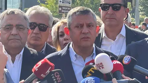 Ankara Tren Garı Faciası: Özgür Özel'den Çarpıcı Sözler!