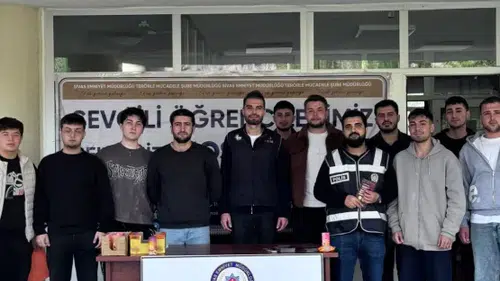 Divriği’de Üniversite Öğrencilerine “El Ele Güvenli Geleceğe” Bilgilendirmesi