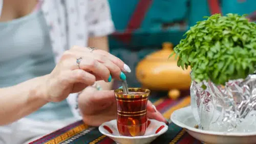 İsveçliler araştırıp yazdı: Çay kalbe iyi geliyor