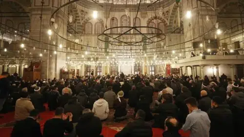 Diyanet 2026-2027 kandil günleri: Regaip, Miraç, Berat ve Mevlid Kandili tarihleri…