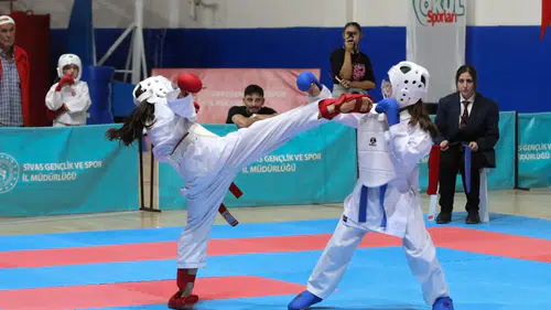 Sivas'ta Tatamide Büyük Çekişme: Karate Ligi Müjdesi Geldi
