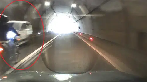 Ordu-Sivas Yolunda Motosiklet Sürücüsünden Tehlikeli Hareketler!
