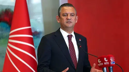 Özgür Özel, CHP'nin grup başkanı oldu