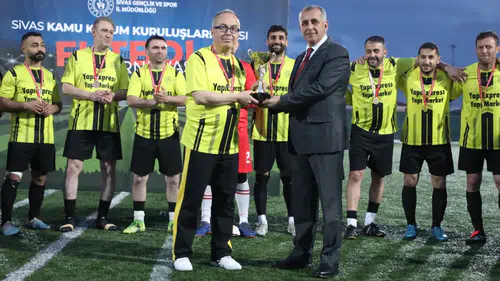 Sivas’ta Kurumlar Arası Futbol Turnuvası Dostlukla Sona Erdi