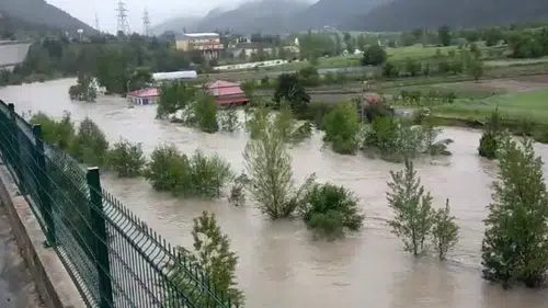 Sivas ve Tokat Sınırında Sel Alarmı: Kelkit Çayı Taştı, Bölgede Hayat Durma Noktasına Geldi