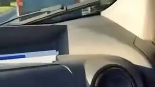 Makas Atan Araç Kameraya Yakalandı