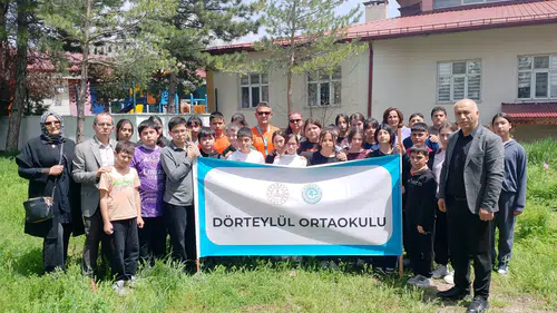 Sivaslı Öğrencilerden Anlamlı Vefa: “Can Ağacı” Etkinliği