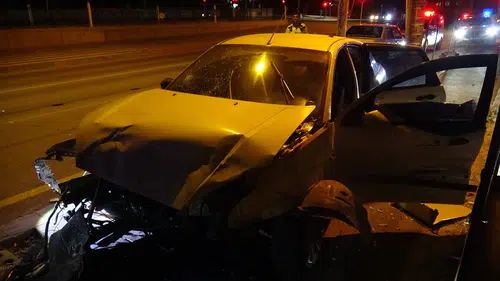 Korkutan Kaza: Kontrolden Çıkan Araç Dükkana Daldı