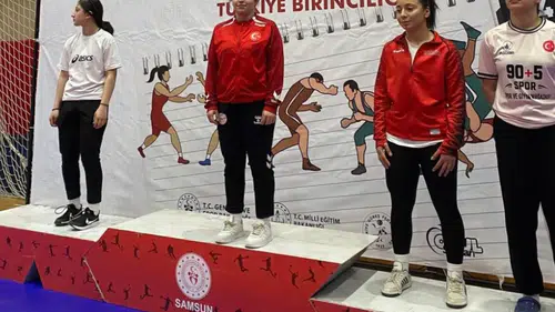 Sivas'ın "Altın Kızı" Türkiye şampiyonu oldu