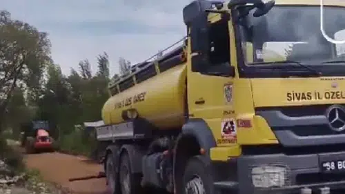 Akıncılar Yağlıçayır Köyü’nde Asfalt Sathi Kaplama Çalışmaları Aralıksız Sürüyor