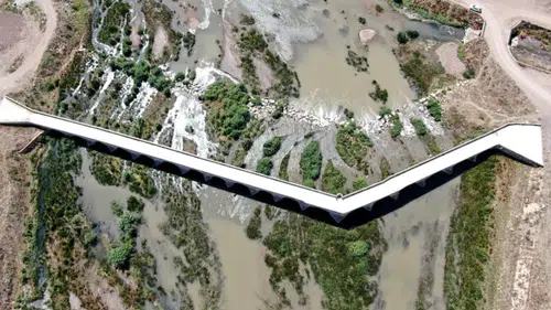 Sivas’taki Tarihi Eğri Köprü Sel ve Taşkınlara Rağmen Yüzyıllardır Ayakta Kalmaya Devam Ediyor