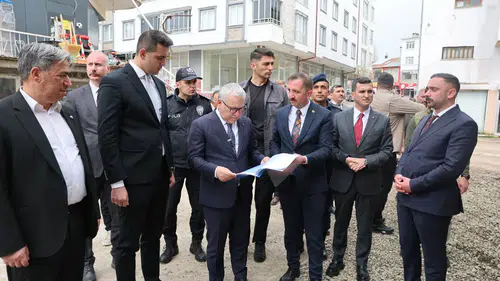 Vali Şimşek İmranlı’daki Kapalı Pazar Yeri Projesini İnceledi