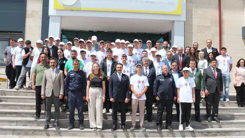 Gemerek’te TÜBİTAK Bilim Fuarı Öğrencilerden Yoğun İlgi Gördü