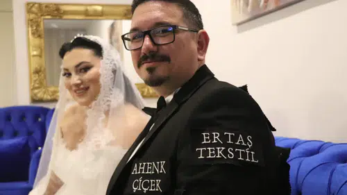 Damatlığa Reklam Aldı, Düğün Masrafını Sponsorla Karşıladı