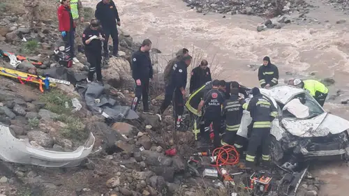Erzincan-Sivas Kara Yolunda Feci Kaza: 2 Ölü, 1 Yaralı