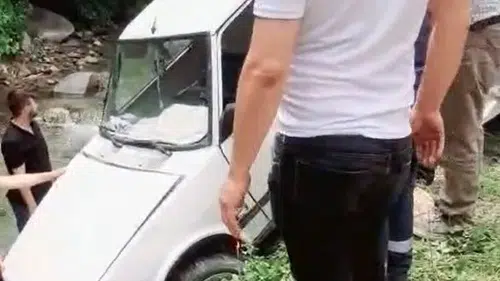 Yahyalı’da Korkunç Kaza! Uçuruma Yuvarlanan Otomobil Suyun İçine Gömüldü!