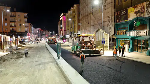 Atatürk Caddesi’nde Asfalt Çalışmaları Başladı
