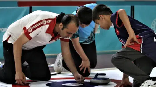 Sivas’ta Okul Sporları Floor Curling Türkiye Şampiyonası Heyecanı Sürüyor