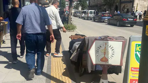 Kaldırımlar Dükkan Oldu! Sivas'taki O Caddede Yayalar İsyan Etti!