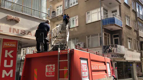 Herkes Öldü Sandı, Mahalle Ayağa Kalktı! Kapı Açılınca Gerçek Ortaya Çıktı!