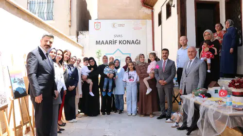 Sivas Maarif Konağında Yıl Sonu Sergisi Coşkusu