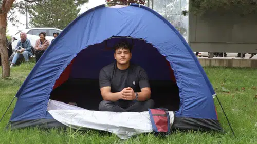 Sivas’ta YKS Bekleyişine Kamp Çadırlı Çözüm