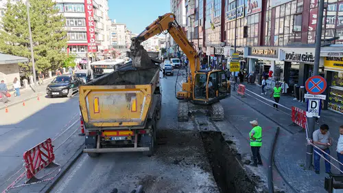 Sivas’ta Atatürk Caddesi Yenileniyor: Altyapı ve Üstyapı Çalışmaları Başladı