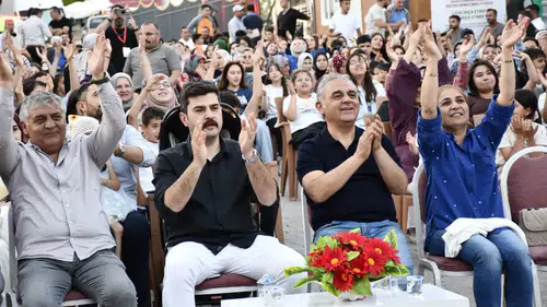 Gürün’de “Gezen Sinema” Etkinliğiyle Çocuklar ve Vatandaşlar Keyifli Anlar Yaşadı