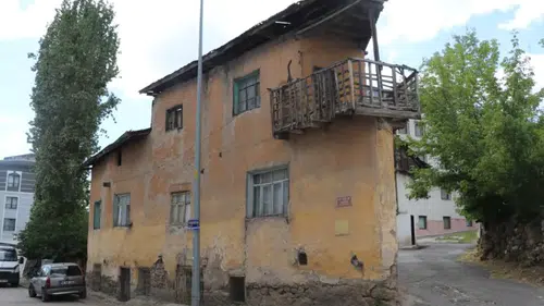 Sivas’ta “Aşk Gemisi” olarak anılan ev görenleri şaşırtıyor