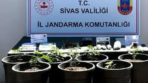 Sivas’ta Uyuşturucu Operasyonu: 5 Şüpheli Gözaltına Alındı
