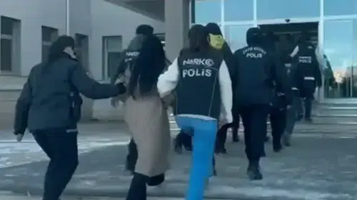Sivas'ta Şafak Vakti Nefes Kesen Operasyon! Kutulardan Çıkanlar Şoke Etti