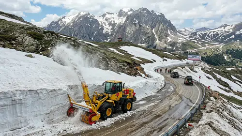 Kösedağ Yolunda Metrelerce Kar Temizlendi