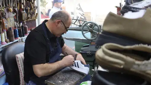 Sivas’ta Kunduracıların Çırak İsyanı: İşler Arttı, Ustalar Gece Mesaisine Kaldı