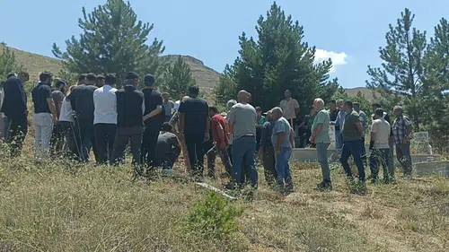 Gürün'de Gözyaşları Sel Oldu! Doğa Fotoğrafçısı Son Yolculuğuna Uğurlandı