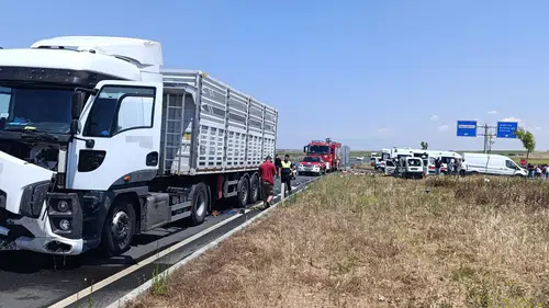Tekirdağ'da Feci Kavşak Kazası! 2 Ölü, 3 Yaralı Var... İşte Detaylar