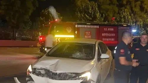 Otomobil ile motosiklet kafa kafaya çarpıştı