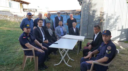 Kangal Kaymakamı Yıldırım'dan Yoğun Mesai: Ziyaretleri Kabul Etti, Kıbrıs Gazisini Yalnız Bırakmadı
