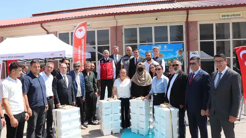 Sivas'ta Üreticiye Büyük Destek! Kovanların Gücüne Güç Katacak Proje...