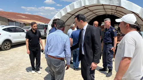 Kaymakam Veli Avcı, Yenikarahisar Mahallesi'nde Vatandaşlarla Buluştu