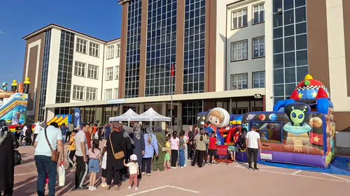 "Çık Dışarıya Oynayalım" Etkinliği Huzur Mahallesi'nde Çocukları Buluşturdu
