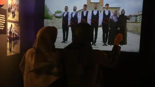 Sivas'ın Ağırlama Halayı Müzede Canlanıyor: Simülatör Ziyaretçilerden Büyük İlgi Görüyor