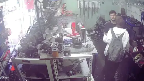 Bedenime dokundu, öpmeye başladı... Kadının tacizine uğrayan adam anlattı
