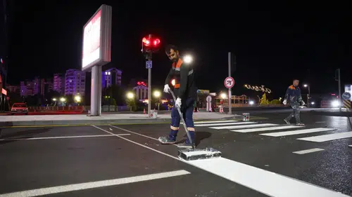 Sivas'ta Yol Çizgi Çalışmaları Gece Mesaisiyle Sürüyor