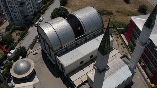 Türkiye'de Sadece İki Tane Var: Bursa'da Sunroof'lu Safa Camii!