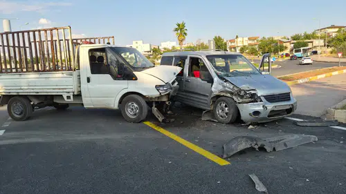 Adıyaman’da Akıllı Kavşakta Kaza: Araçlar Çarpıştı, 1 Yaralı!