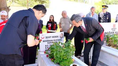 Şarkışla'da Duygu Dolu Anlar Şehit Bedirhan Bebek Kabir Başında Anıldı