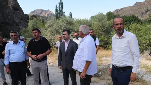 Suşehri’nde Köy Yollarında Asfalt Çalışmaları Sürüyor